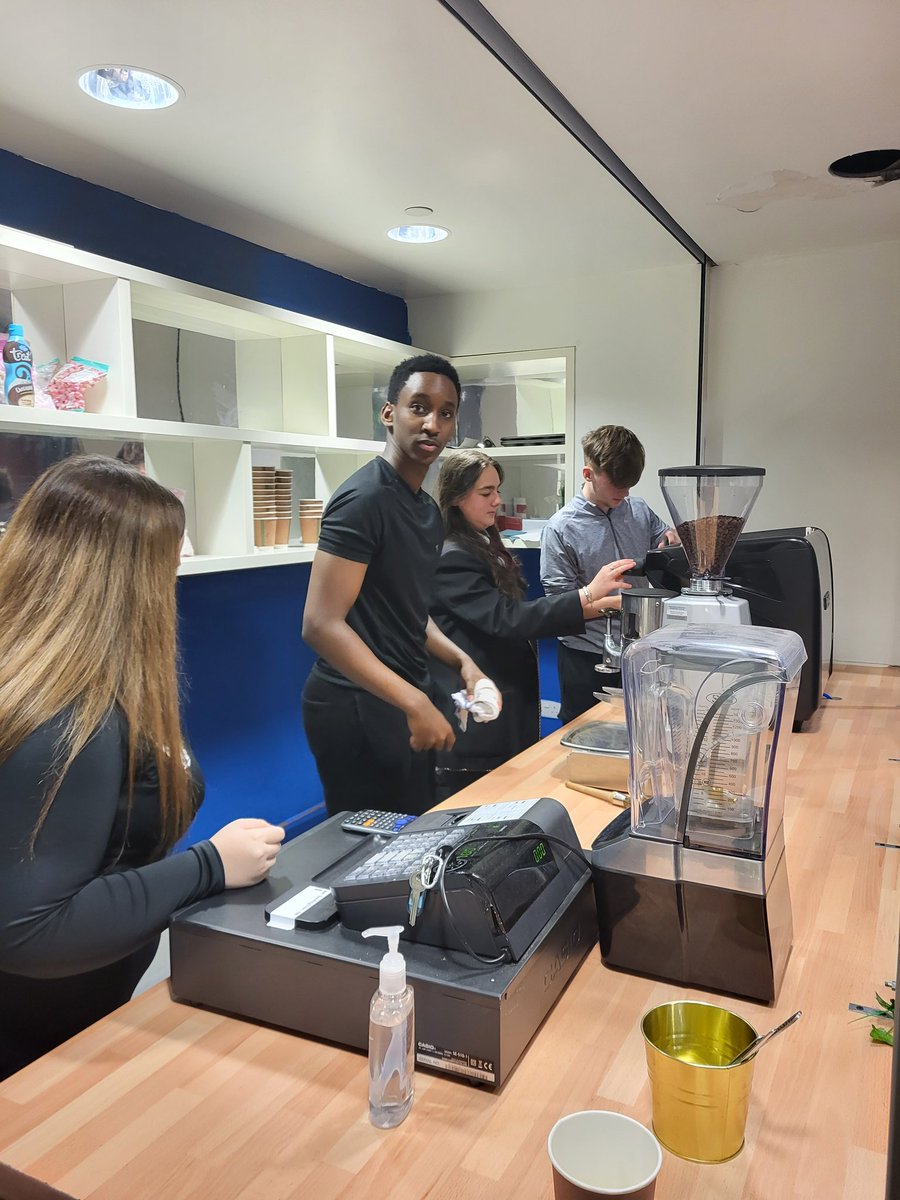 Mr Livingstone DHT tweet media