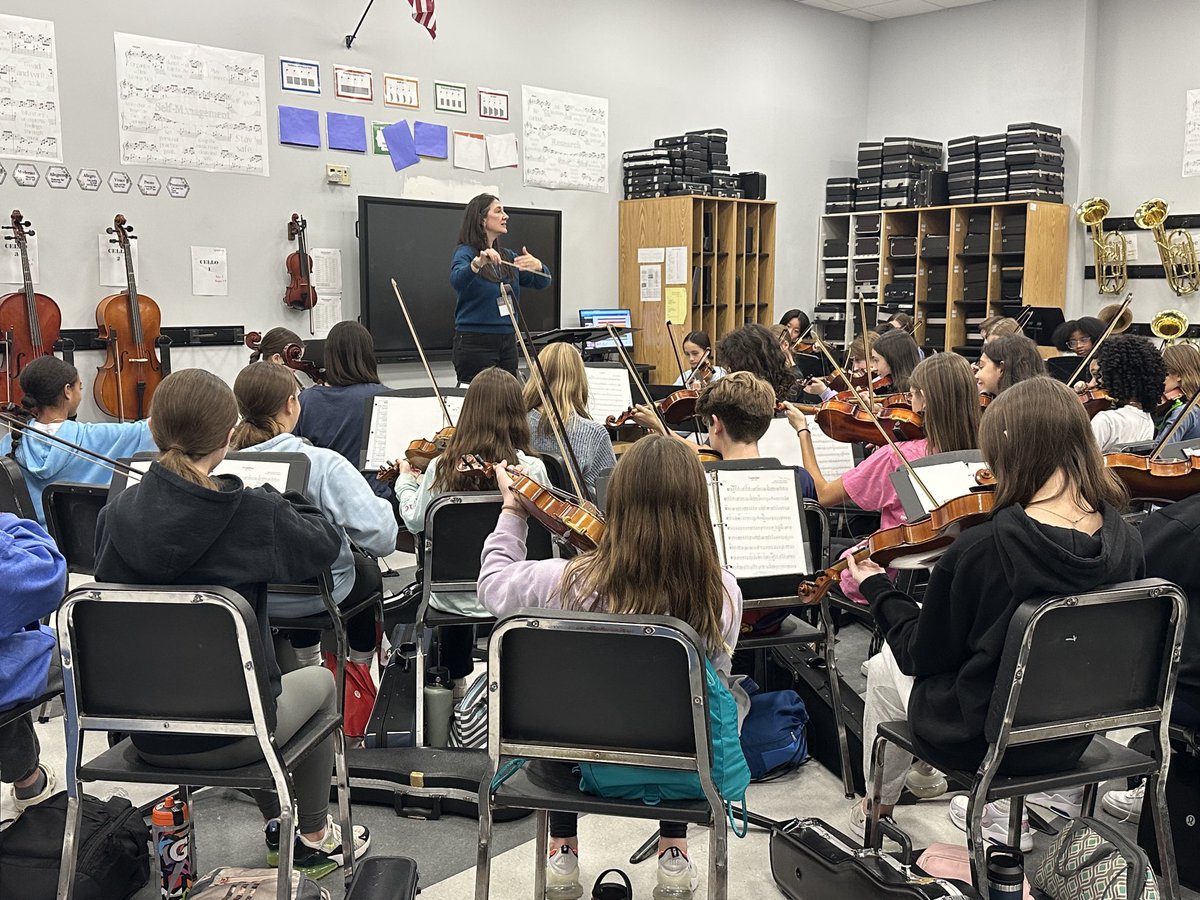 The future of ⁦@SSHSOrchestra⁩ 🎻looks bright 😎!  Mrs. Mark visited the ⁦@RVC_SSMS⁩ orchestras today and we can’t wait for these amazing musicians to join us!  #PlanningAhead ⁦⁩ ⁦@pat_walshEDU⁩ ⁦@RVCSchools⁩