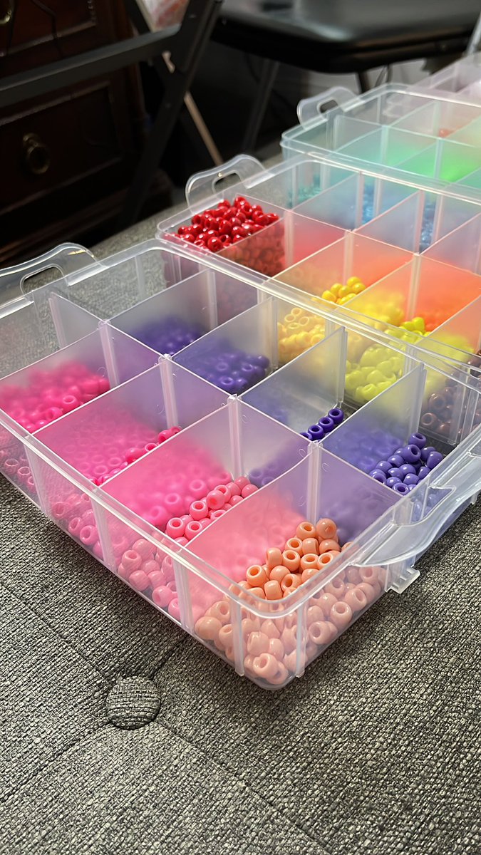 rikurikuren's tweet photo. SURPRISE!!! ME AND @ColdBrewtal ARE DOING A HANDCAM STREAM TODAY AND WE’RE GONNA MAKE SOME FRIENDSHIP BRACELETS!!! come in and say hi! and we may make you a friendship bracelet on stream if u ask nicely ;) 

https://t.co/g02PAFsuzJ https://t.co/M0g9qur04P