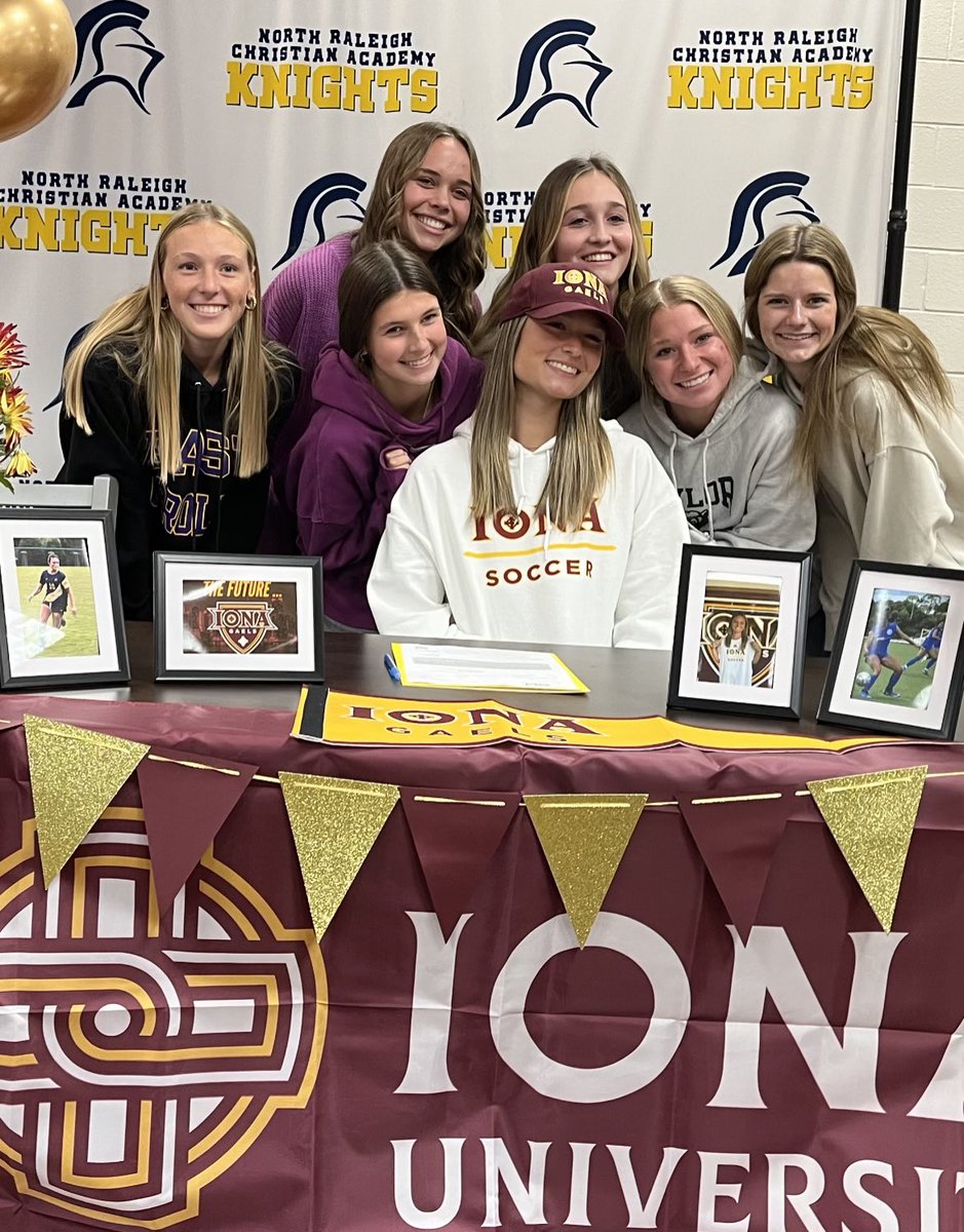 SienaClark4's tweet photo. Signing Day at my school! Officially official … I’m a Gael! NY here I come @IonaWSOC @toddplourde2 @coachmartinoIWS @ImCollegeSoccer @ImYouthSoccer @0506WakeFCGA @wakefutbol https://t.co/mrV0T51j5J