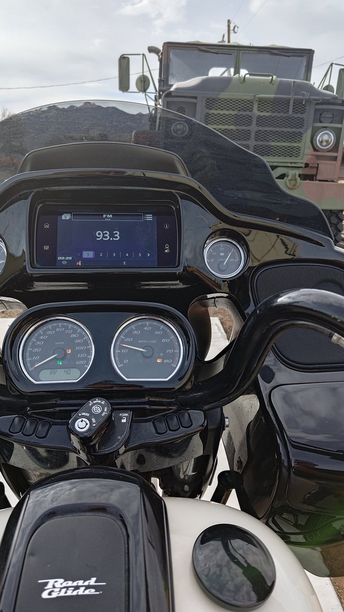 ricocantrell's tweet photo. AZ life. #harley #5ton #desert https://t.co/EaXi9RQwz6