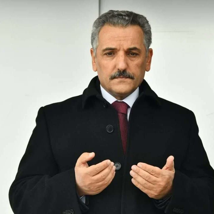 iguler_55's tweet photo. O'nu bir ananın evladına olan hasretinde , onu çiftçinin üreticinin yanıbaşında, onu geleceğimizin teminatı  olan çocuklarımızın eğitiminde, onu hastaların duasında, onu Atatürk'lü armanın tek sahibi Samsunsporumuzla birlikte,onu cenazelerimizde, onu evine ekmek götürmek için https://t.co/ckMmhq9mzn