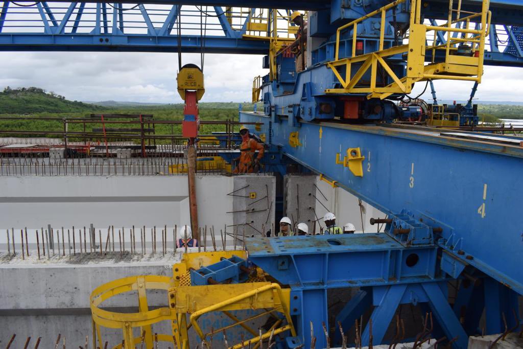 2/3 is set to be complete by March next year. 
In witnessing the launch of this final girder, the Director General was accompanied by directors Eng. Njuguna Gatitu (Planning, Research and Compliance), Eng. Henry Gakuru (Development),  Eng. Daniel Cherono (Maintenance),