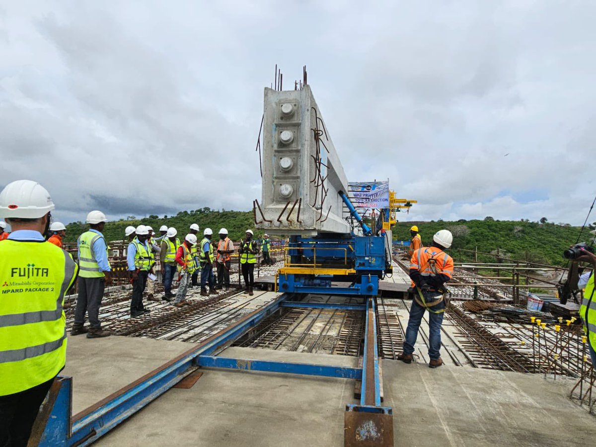 3/3 and Eng. Charles Obuon (Public-Private-Partnership).
The Road project, once complete, will link mainland Mombasa to the South Coast in just under 30 minutes without going through the ferry.