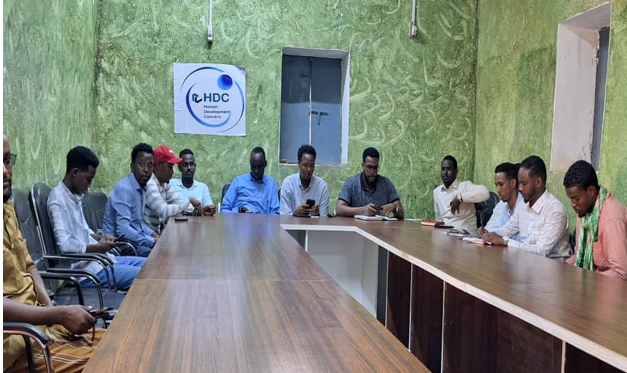 HDCSOMALIA's tweet photo. We hosted 30 humanitarian duty bearers in #Bardera yesterday. The hallmark of meeting was to discuss the current situation;approaches to enhance Coordination among partners, > map areas of complementarity &amp; referral pathways.This will strengthen services delivery to #FloodAffectd https://t.co/q9LD1qIYWZ