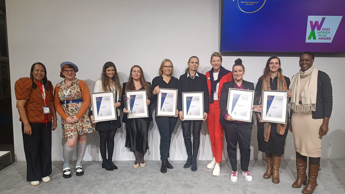 Womeninagmag's tweet photo. That's a wrap! Thank you @AGRITECHNICA and thank you to all the amazing women who came all the way to Hannover for this second edition of the Women in Ag Awards! @DLGeV @AGCOcorp @NewHollandAG @chembe143 https://t.co/ZiThZY4R7R