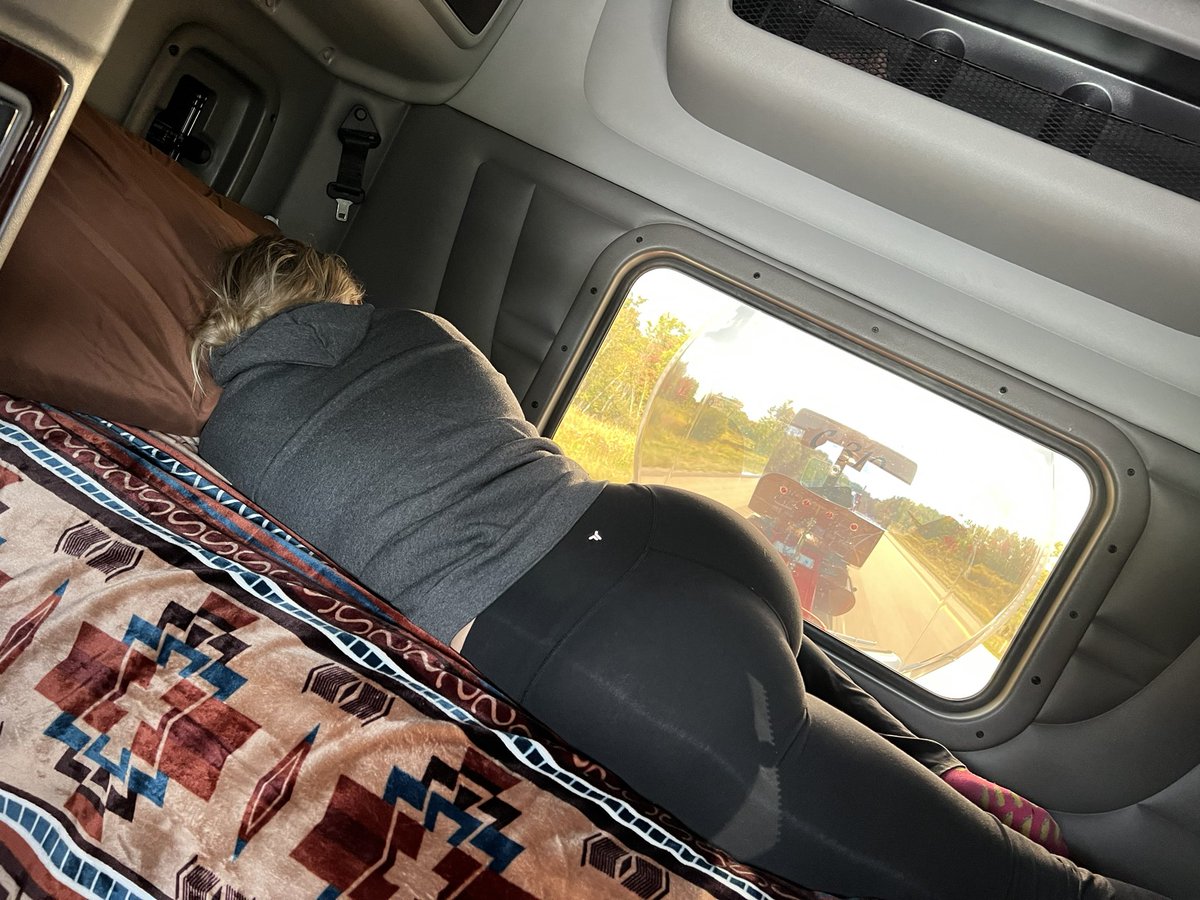 Pretty nice view 😉 <a href="/BrittttannnyyT/">Brittany</a> gotta ride in the truck more 🤷🏼‍♀️