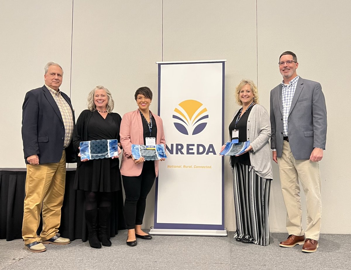 NREDAnews's tweet photo. Congrats to the 2023 NREDA Annual Award Winners!
๐๐ซ๐๐ฌ๐ข๐๐๐ง๐ญโ๐ฌ ๐๐ฐ๐๐ซ๐
Jenny Robbins, GEMC
๐๐ฎ๐ซ๐๐ฅ ๐๐๐จ๐ง ๐๐๐ฏ ๐๐๐๐๐๐ซ๐ฌ๐ก๐ข๐ฉ ๐๐ฐ๐๐ซ๐
Stacy Davis, Sumner Co EDC
๐๐ซ๐ ๐๐ฑ๐๐๐ฅ๐ฅ๐๐ง๐๐ ๐๐ฐ๐๐ซ๐
Sherman Co CDC
https://t.co/WFPVRiDRYq
#NREDATakesMB https://t.co/nvFvopxsIR