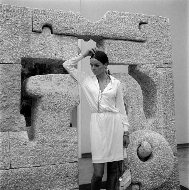 Barbara Steele at the Venice Biennale 1960📷Photographed by Paolo di Paolo #BarbaraSteele