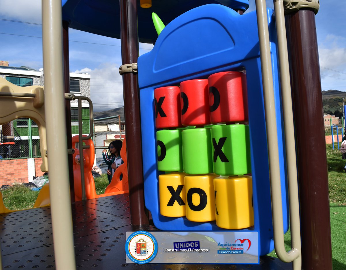 Convenio con la Gobernación de Boyacá y la Administración municipal para entregar de parque infantil en el sector San Luis de Guaquira.
Los parques infantiles son importantes para el desarrollo y el Bienestar de los niños.

"Unidos Construimos el Progreso"
#AlcaldiaMunicipal