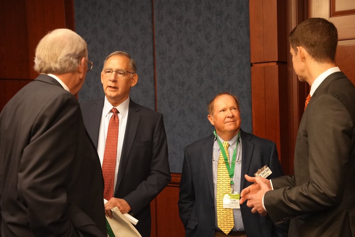 SenateAgGOP's tweet photo. He also joined his fellow delegation members for breakfast with the Arkansans in town for the fly-in to provide an update on the Farm Bill and other issues facing rural America. https://t.co/mn1MyLqxZB