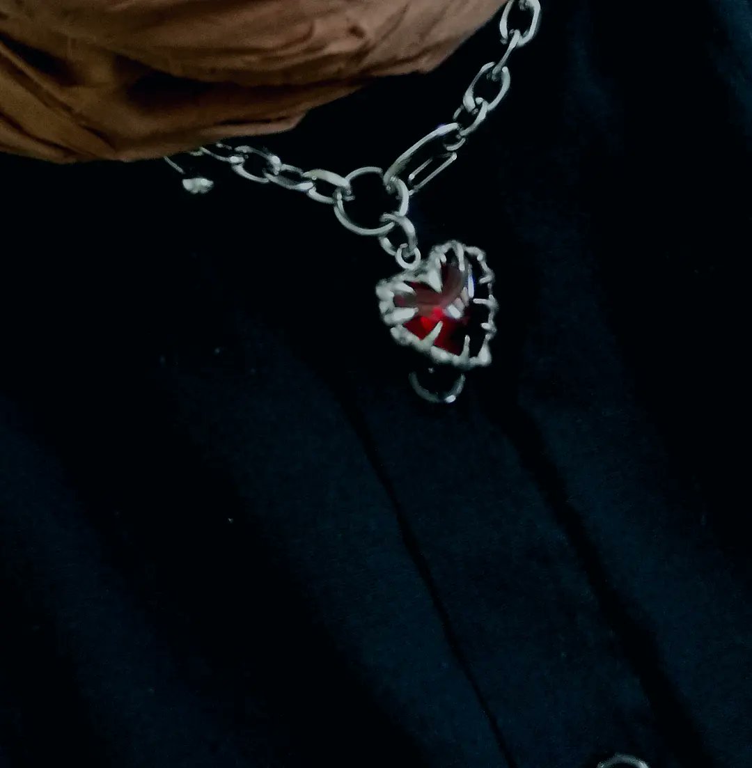 thisismine_e's tweet photo. new necklace βοΈβ€οΈβοΈ
#potd_Mine https://t.co/QuLIhgyCWk