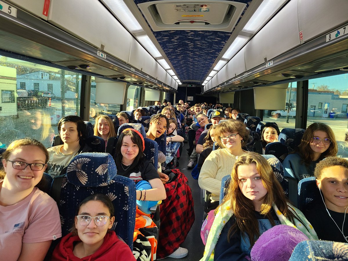 HhsbluehNjrotc's tweet photo. NJROTC  en route on our annual orientation trip. This year, it's the Washington DC,  Quantico, Naval Academy (Navy football game too).... Thank you, Hamilton City Schools, for supporting our program the way you do ! https://t.co/YZ36zL2far