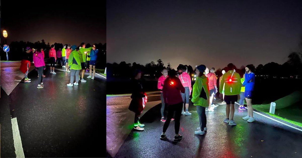 Si11y3gg's tweet photo. Enjoyed the SRG with @upandrunninguk Teddington last night! They had @AltraRunning shoes to try on and I think I am converted. Zero drop means I could feel my feet strike the floor differently, and I like the feeling that my toes get to spread #altra #runmummyrun #SRG https://t.co/r9jSxBJcmI
