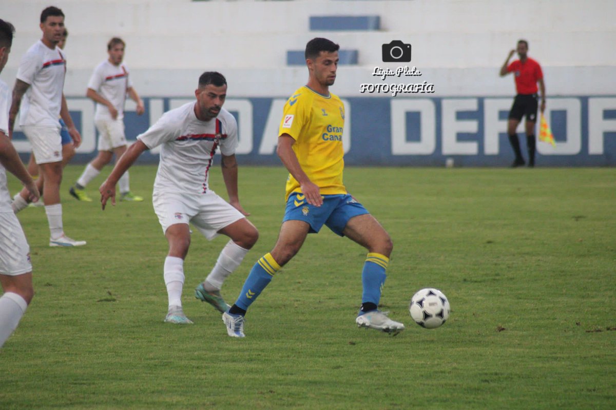 UDLP_Oficial's tweet photo. 🗞️ La crónica de nuestra victoria ante la @SDTenisca (1-4), ya en nuestra web.

📲 https://t.co/qXxqHwmBUR 

#TeniscaLasPalmas #LaUniónHaceLasPalmas 💛💙 https://t.co/ObCZBU2poT