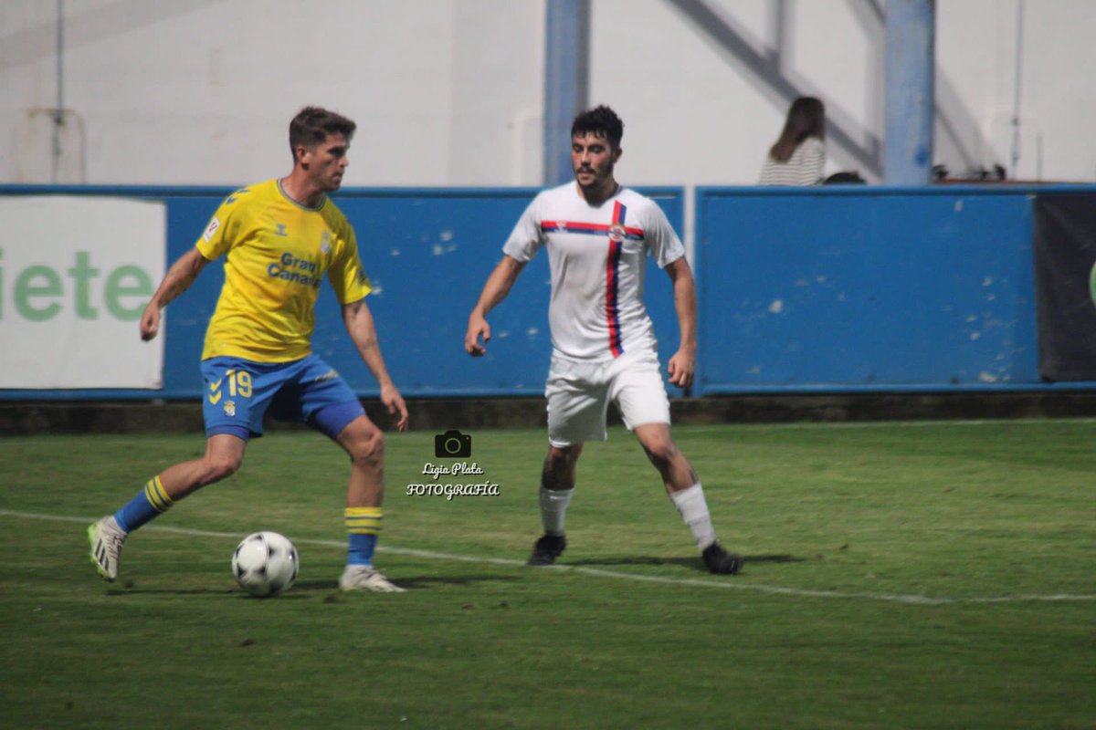 UDLP_Oficial's tweet photo. 🗞️ La crónica de nuestra victoria ante la @SDTenisca (1-4), ya en nuestra web.

📲 https://t.co/qXxqHwmBUR 

#TeniscaLasPalmas #LaUniónHaceLasPalmas 💛💙 https://t.co/ObCZBU2poT