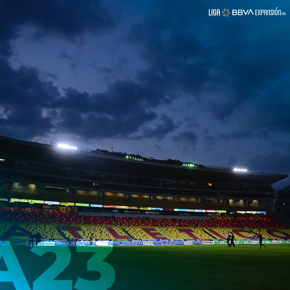 LigaMXExpansion's tweet photo. El José María Morelos y Pavón, es un estadio histórico en el futbol mexicano, ubicado en Morelia e inaugurado en 1989, dicho por jugadores, es uno de los estadios con mejor césped en México y actualmente es la casa del @C_A_Morelia.

Tiene una capacidad de 35,795 espectadores https://t.co/irYQ87uFBB