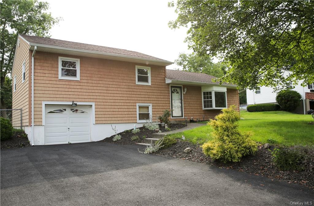 GrandLuxRealty's tweet image. Just Sold ~ 37 Harth Drive #NewWindsor #OrangeCounty

Christopher Zielinski C-914-943-1630
grandluxrealty.com/christopher-zi…

As a proud member of the Grand Lux Realty family, Christopher carries the values of hard work, integrity, &amp;amp; outstanding client service into everything he does.