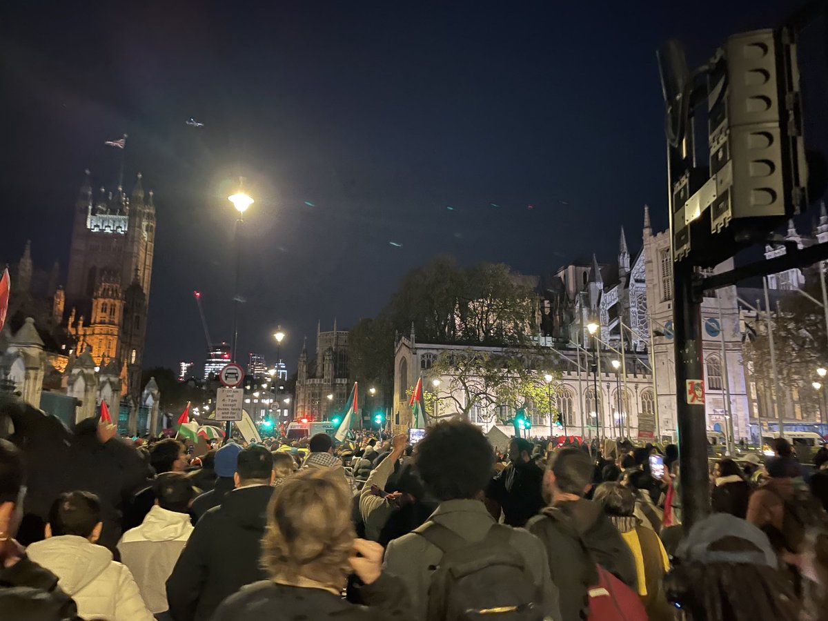 YasminGun's tweet image. For a school night this was another huge turnout, so many parents with babies &amp;amp; toddlers. And to the young woman with her elderly father who asked me to take a zillion photos of them underneath their Palestinian flag, until they had ones they liked, my heart bursts for you #cease