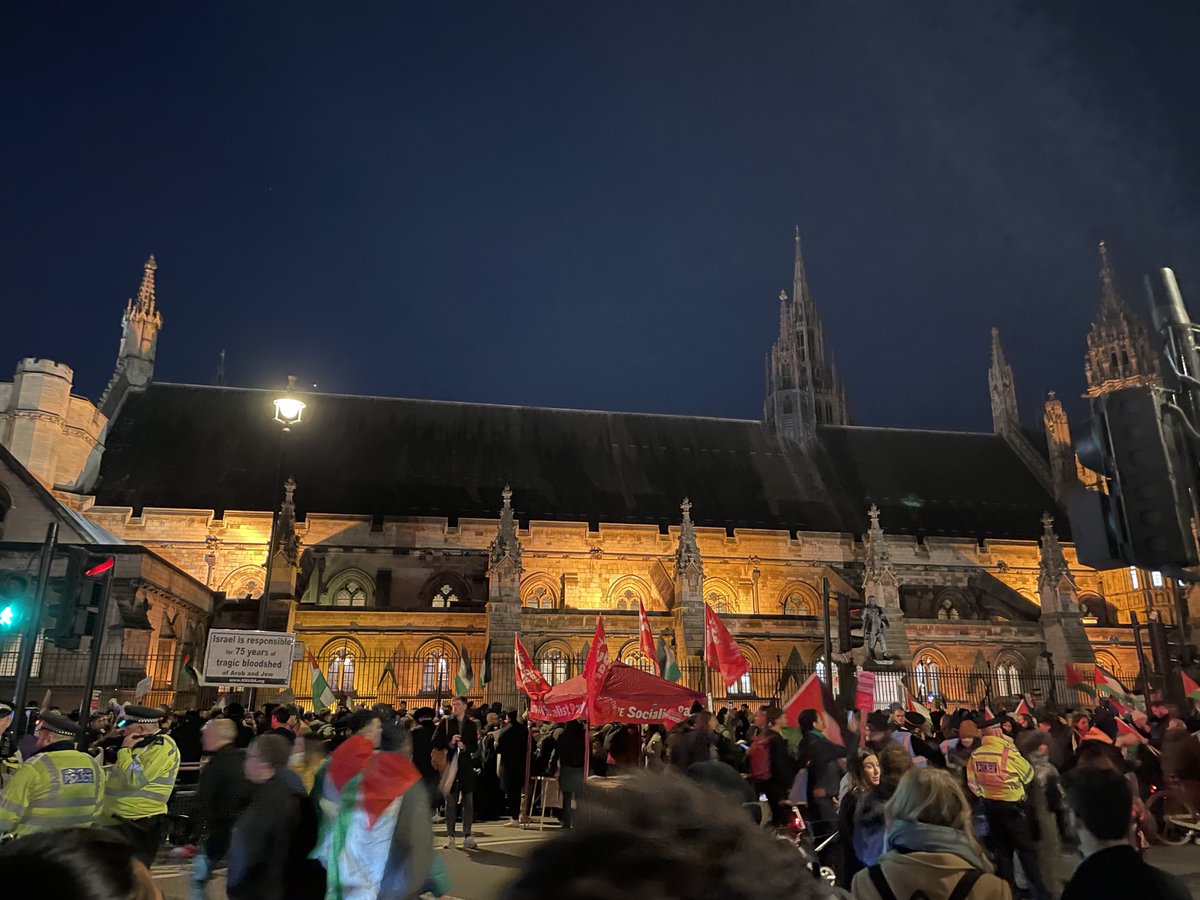 YasminGun's tweet image. For a school night this was another huge turnout, so many parents with babies &amp;amp; toddlers. And to the young woman with her elderly father who asked me to take a zillion photos of them underneath their Palestinian flag, until they had ones they liked, my heart bursts for you #cease