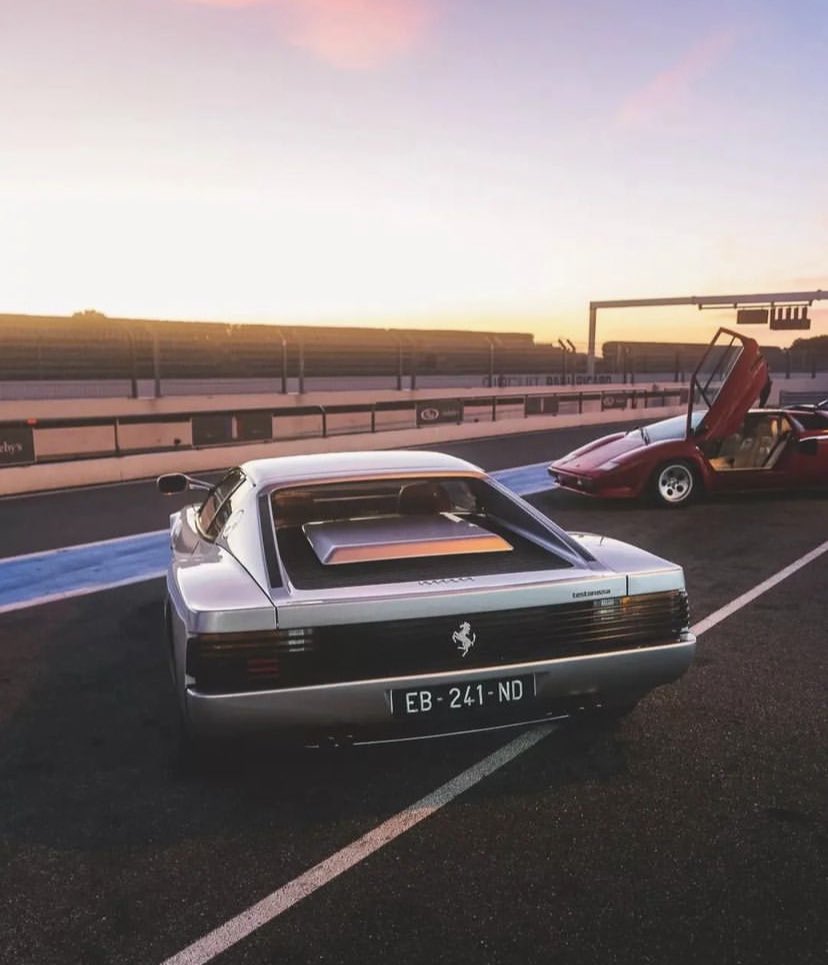 AutosyMas's tweet photo. #Testarrosa o #Countach? 🔥
#Miercoles #kl #autos https://t.co/BhRGWaKJ8z