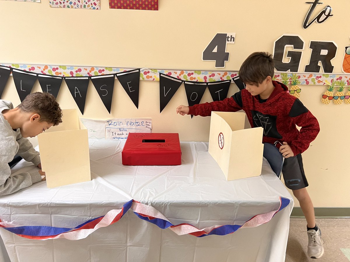 GruntzResi's tweet photo. Class elections held the week. “desk pet for class president” the kids had a ton of fun and learned about government. https://t.co/PAch4SZwT7