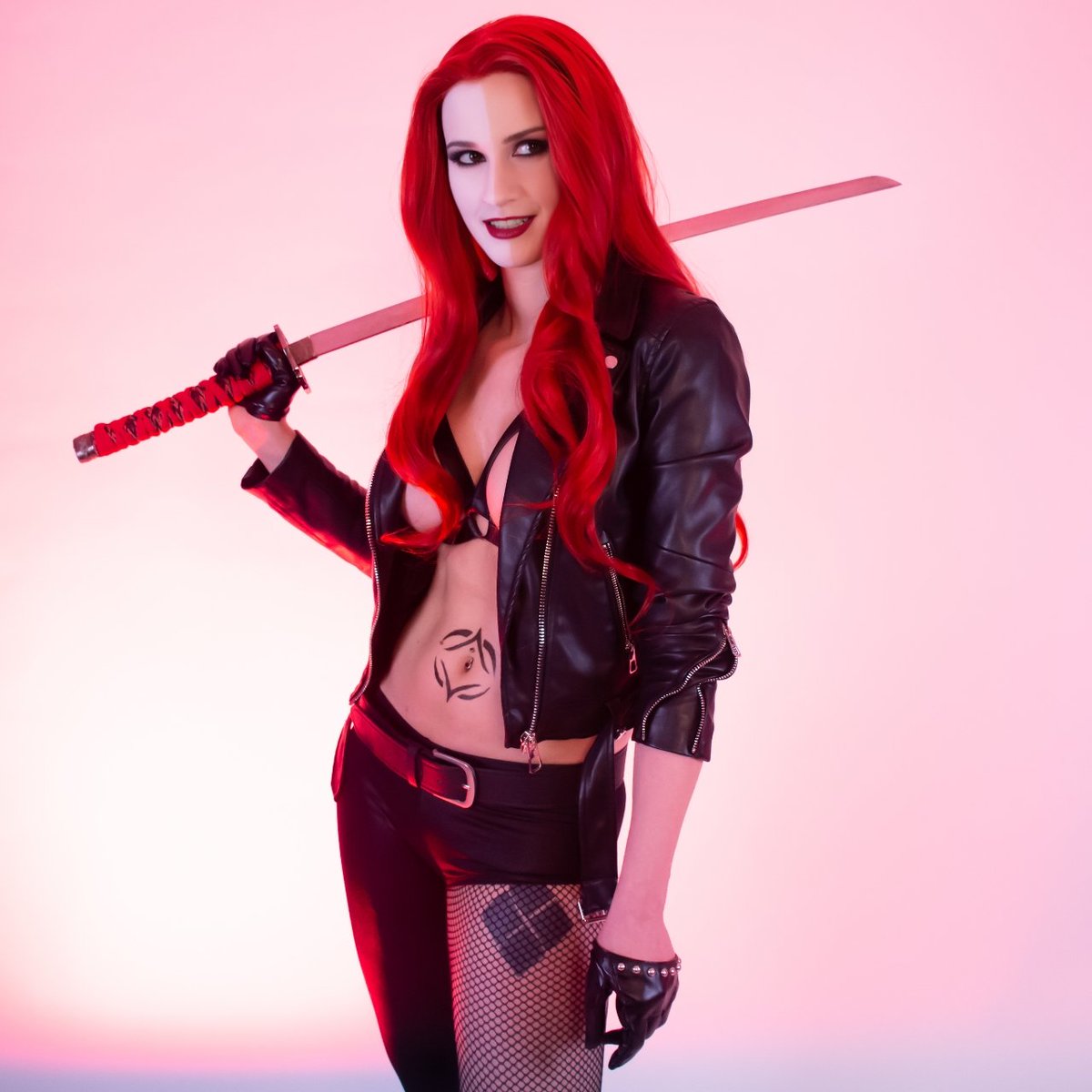 katydecobray's tweet photo. I love cosplaying lesser known characters! Can you guess who this Marvel villain is?
🖤🔥🖤
Photo by Super Mediocre Photography 
🖤🔥🖤
#marvelcosplay #marvelcomics #daredevilcomics #daredevilcosplay https://t.co/NkCW6utdAE