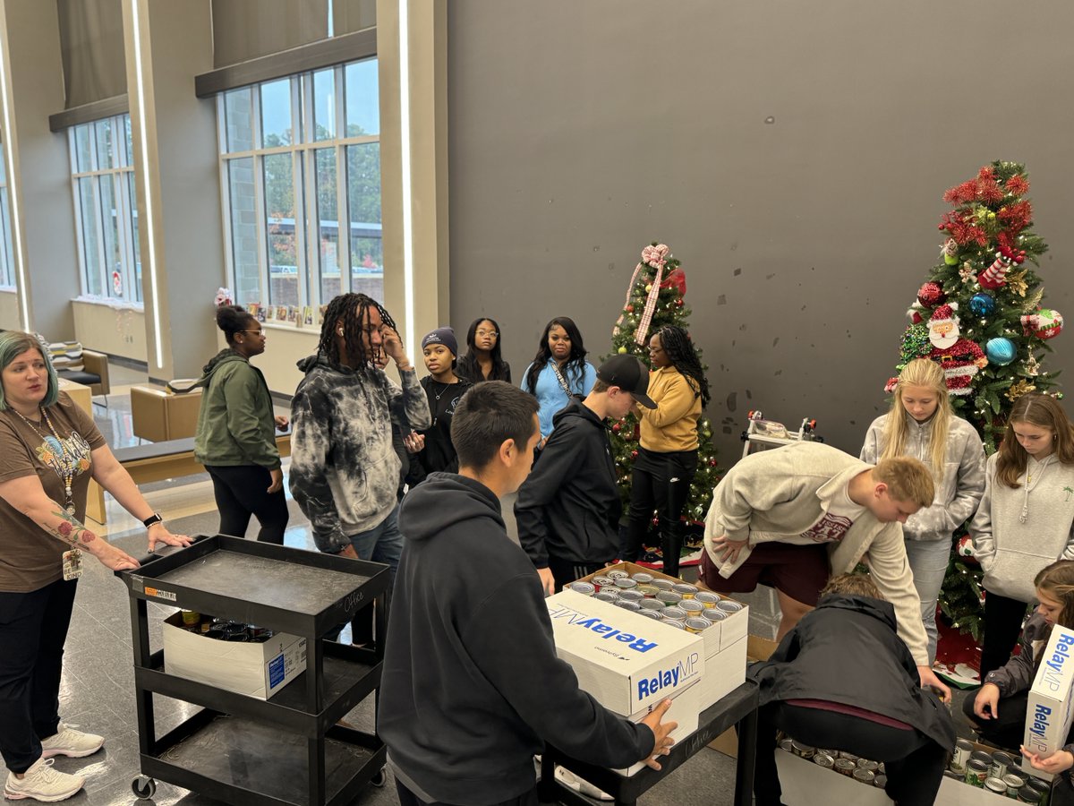 Starkville High School 🐝 tweet media