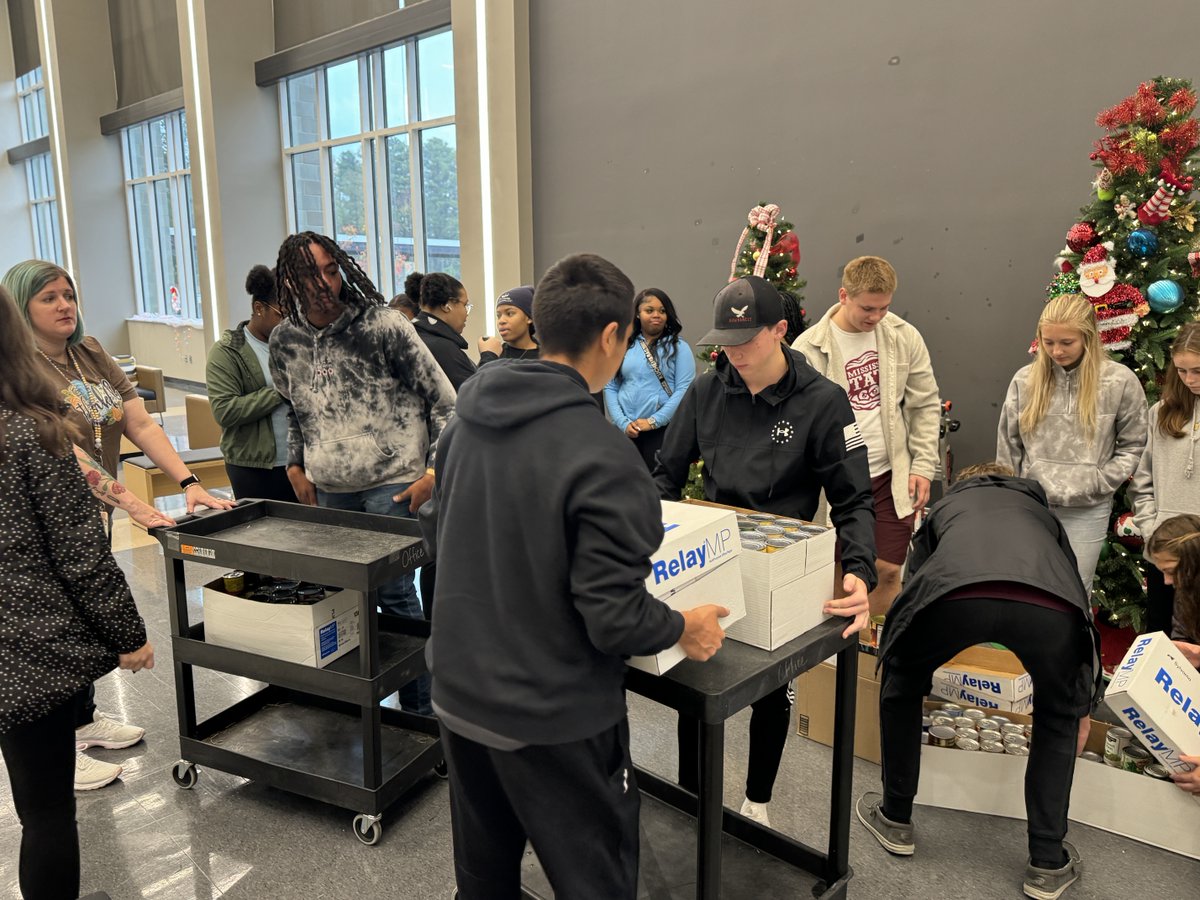 Starkville High School 🐝 tweet media