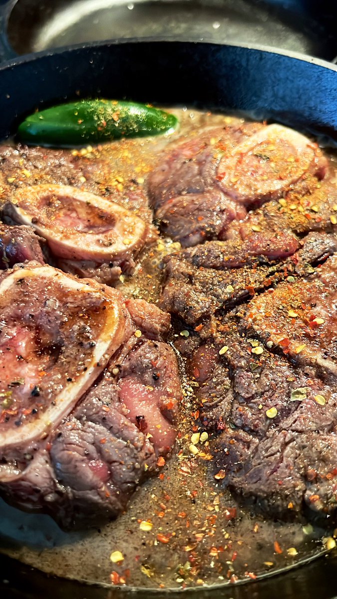 c_barn8's tweet photo. Beef Soup Bones are new to me
Seared all sides in Cast Iron Dutch Oven and removed
Sautéed Shallots, Garlic, and a Jalapeño
Deglazed with Bone Broth
Added Soup Bones back
Covered; Braise for 6 hours at 250 degrees
Wish me Luck
#BeefStew #SoupBones #DutchOven #CastIron #Keto