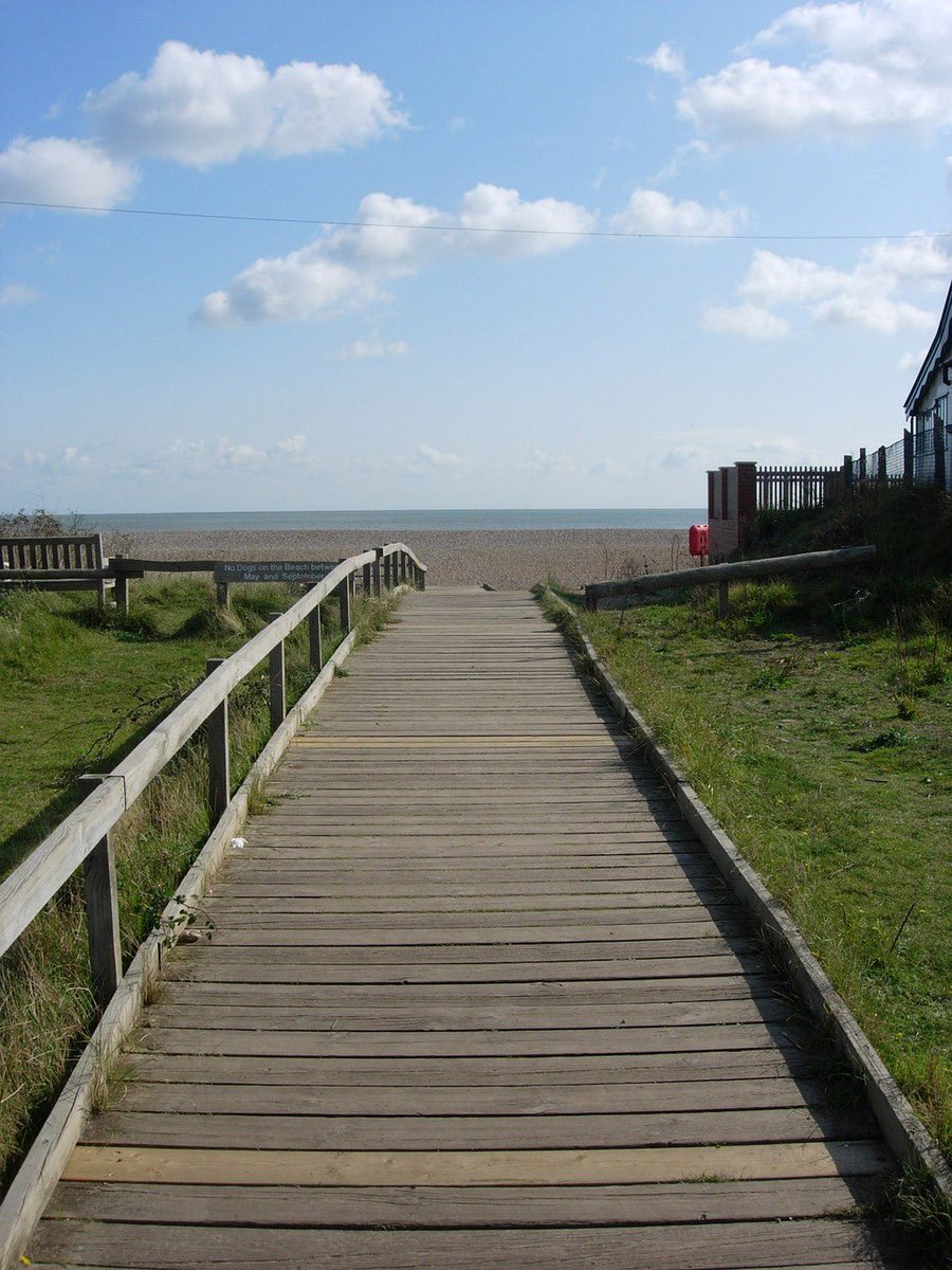 🎊 🧠 Special few days coming up 🎊 🧠 
Off to the beach to a supervision retreat with a group of psychologists whom I very much enjoy working and learning with! #twittereps