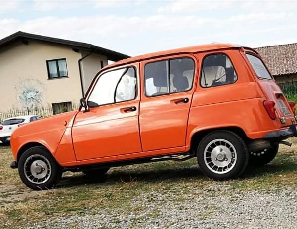 cerchiepoca's tweet photo. 4 pcs. lightweight alloy #wheels #Renault #Alpine style 5.5x13 ET25 3x130 matt black/diamond cut, brand new #replica wheels. Suitable for #R4, #R5, #R6 cars. #Warranty 3 #years #TUV #certification 
by #cerchiepoca
https://t.co/vBJEV7E2NI https://t.co/r0hZXbSUcT