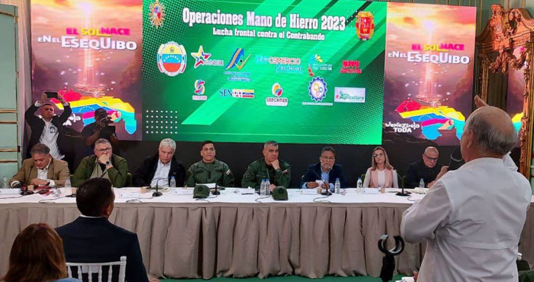 Reunión de trabajo con los miembros del Estado Mayor contra el Contrabando. El Pdte Ejecutivo de CAVIDEA, intervino reconociendo la importancia de estos encuentros con el sector de alimentos, para juntos darle solución al tema, que afecta en el mejoramiento de la población.