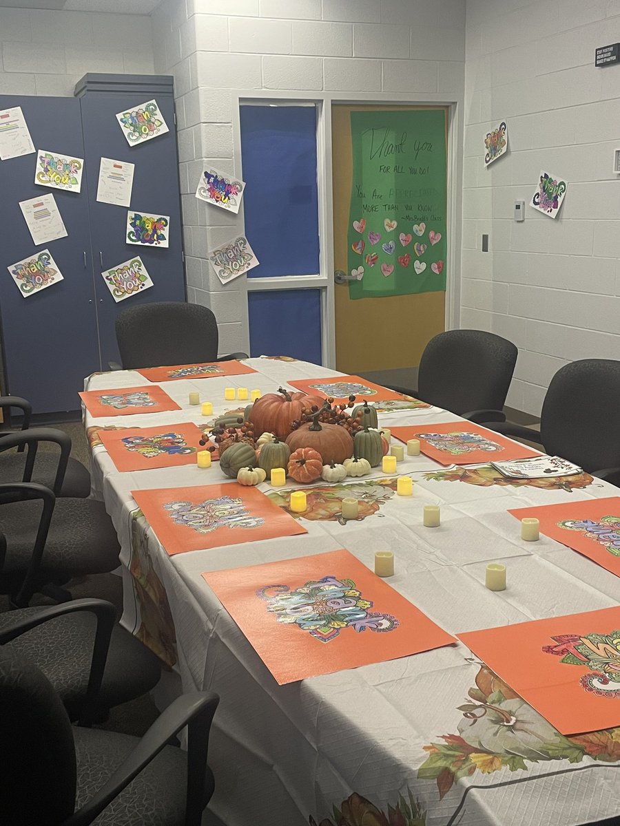 christielau5's tweet photo. We ❤️ our ESPs @D59Frost! Happy Educational Support Professionals day! You make a world of difference at our school everyday! @CCSD59 https://t.co/83Crgvm2mt