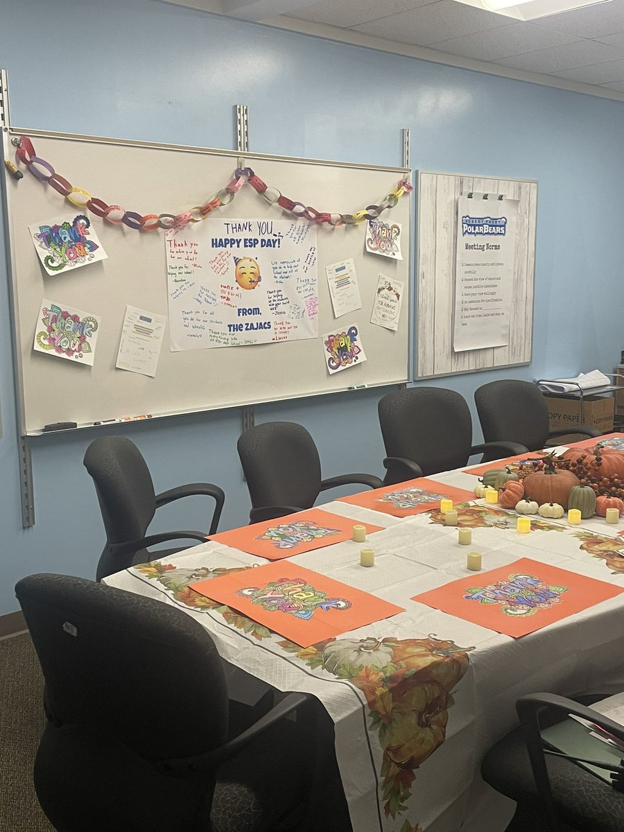 christielau5's tweet photo. We ❤️ our ESPs @D59Frost! Happy Educational Support Professionals day! You make a world of difference at our school everyday! @CCSD59 https://t.co/83Crgvm2mt