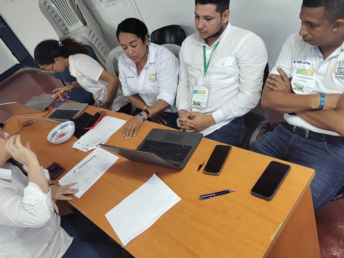 DanielaPino23's tweet photo. Continuamos en el desarrollo de la actividad 
#ceadcurumani #zcarUnadenterritorio #CampamentoOIRTerritoriosdePazyVida #eloirinforma  
@UNAD_ZCAR 
@UniversidadUNAD 
@ELOIRdelaregion
#ZCAResUNADenTerritorio https://t.co/J5Zmazvsrd