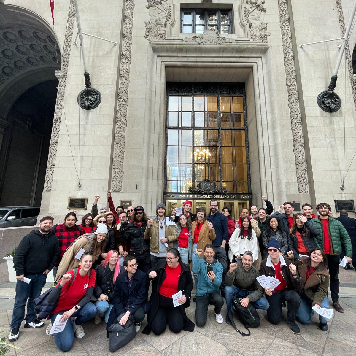 THREAD: (1 of 3) We had an exceptionally powerful Wednesday in our local -- two groups hosts protest actions that showed not only their unity and solidarity but their strength in the face of greedy employers ......