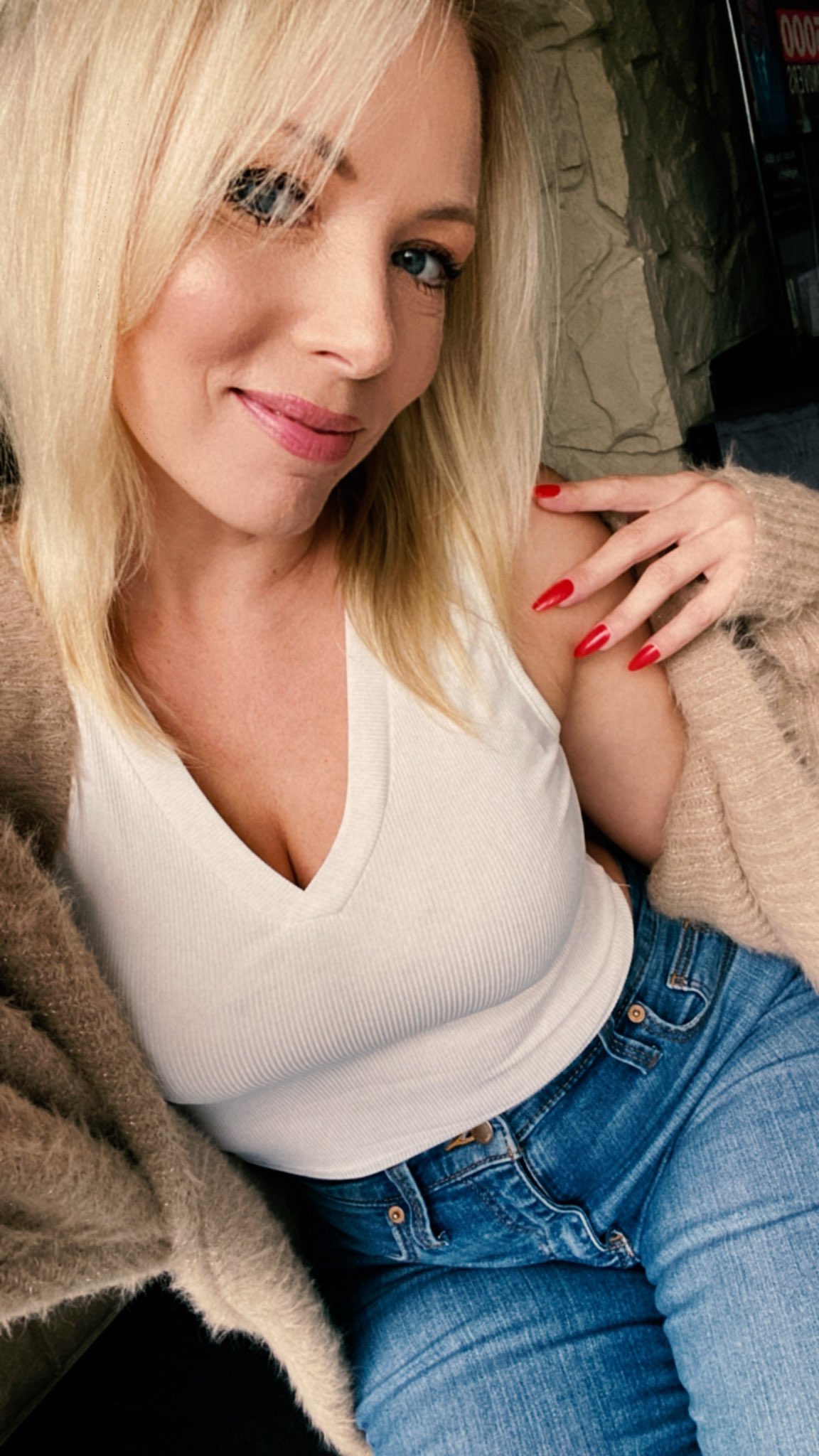 Sarah French (@scarlet_salem) / X