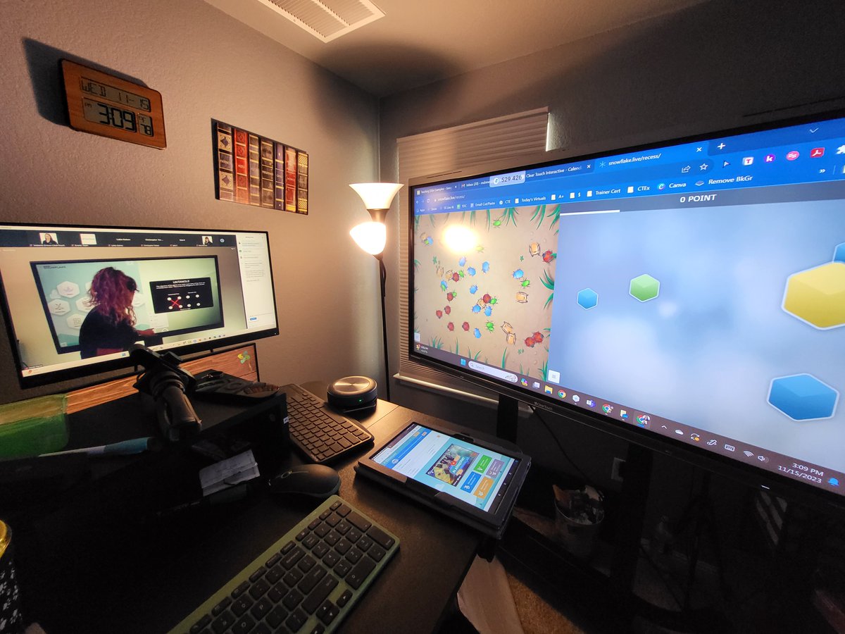 MelDrews11's tweet photo. Fun AND informative @GetClearTouch Live Event today showcasing the newer Recess Apps from NUITEQ®Snowflake Software! I always learn something new from my teammate here, Heidi . #teachers, check it out 4 those rainy/snowy days coming up or incentives. #CTNextLevel @MightyNetworks https://t.co/BGDOUFAw8C