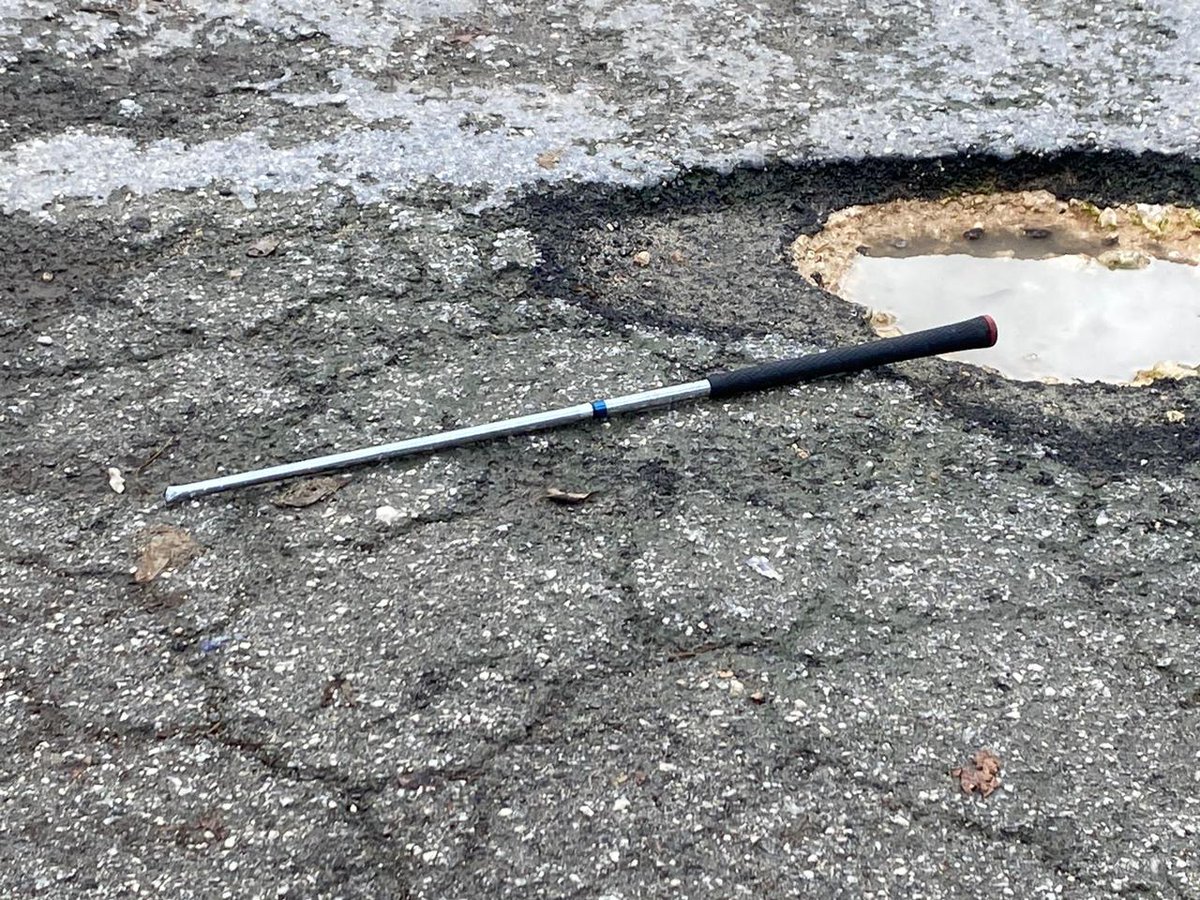 Noticaribe's tweet photo. ORDEN DE DESALOJO DEVIENE EN RIÑA MORTAL: Un abogado muere acuchillado y otro queda herido tras notificar desalojo a un vecino del fraccionamiento Villas del Sol en Cancún  https://t.co/dUpr1bzwSU https://t.co/TpEMo4o5BN