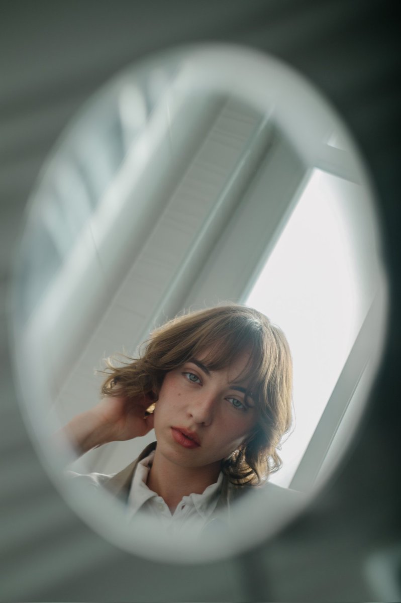 BreznikMark's tweet photo. A great example is a vintage Helios 44-2 lens. It doesn't compare to modern lenses in any way - it lacks sharpness, is prone to flaring and has swirlx bokeh. The images you will get from this lens however, are something you won't find in any other lens. https://t.co/WFTHvG1tW3