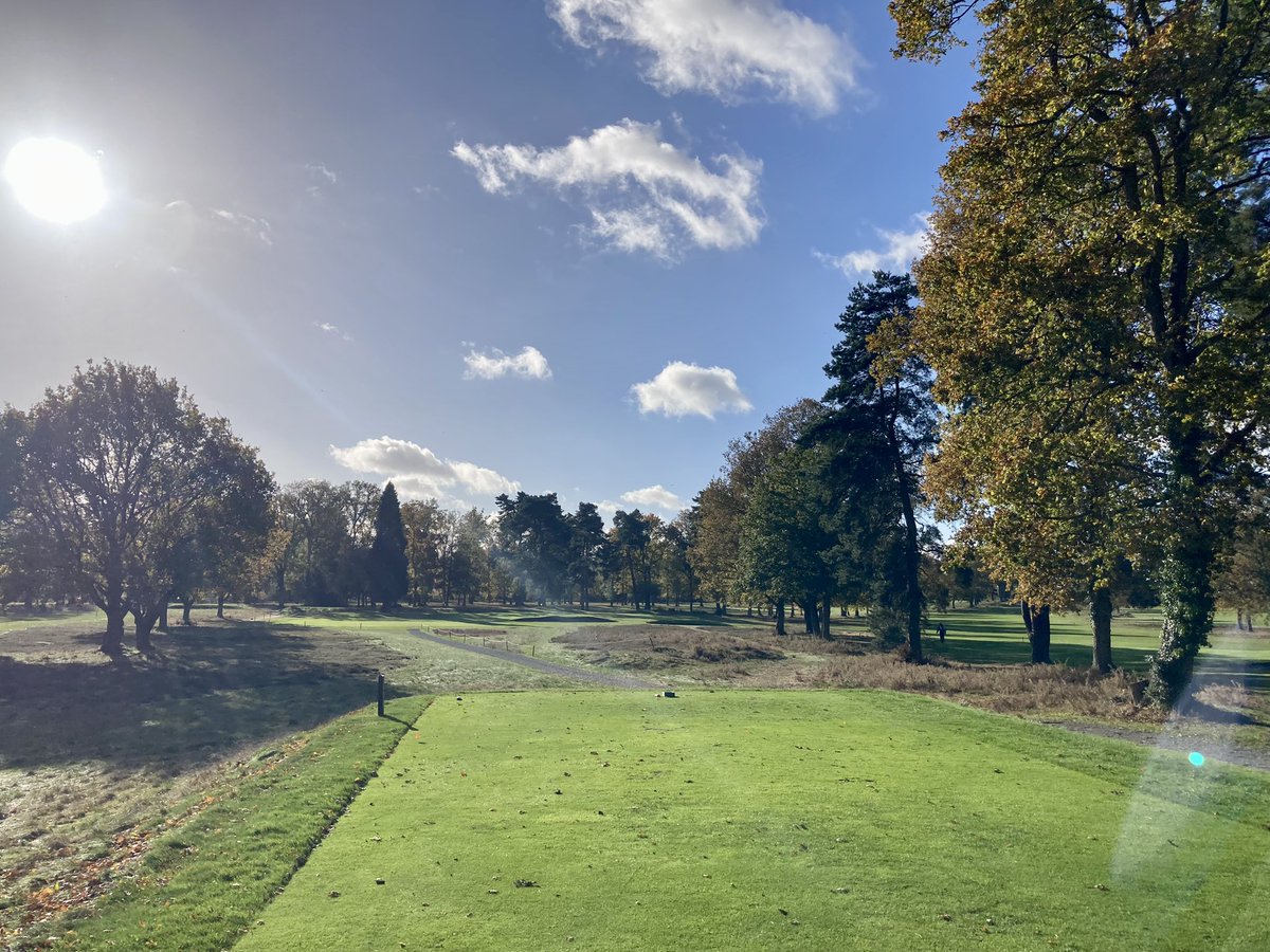 NorthHantsGC's tweet photo. Sun โ๏ธ came out today after yesterdayโs rain & a busy day at the Club with our Members & one our winter golf societies - WEGS playing. A good day all round. ๐ #nhgc #wintergolf #societygolf #bestmembers #LoveTheHants https://t.co/939xbGClQg