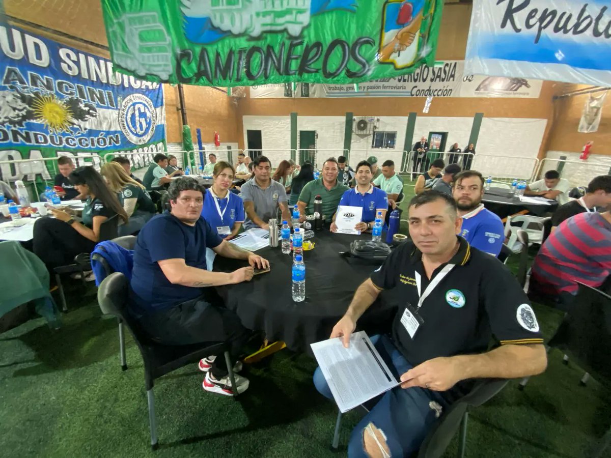JApdfa's tweet photo. #CABA 📌
Participamos del 2do congreso federal de la @JuvTransporte  , dónde pudimos debatir y generar propuestas para distintas modalidades del #Transporte y en el documento final expresamos nuestro apoyo para que @SergioMassa  sea nuestro próximo presidente 🇦🇷✌🏻
#AdrianSilva https://t.co/H8hGfizJ4m