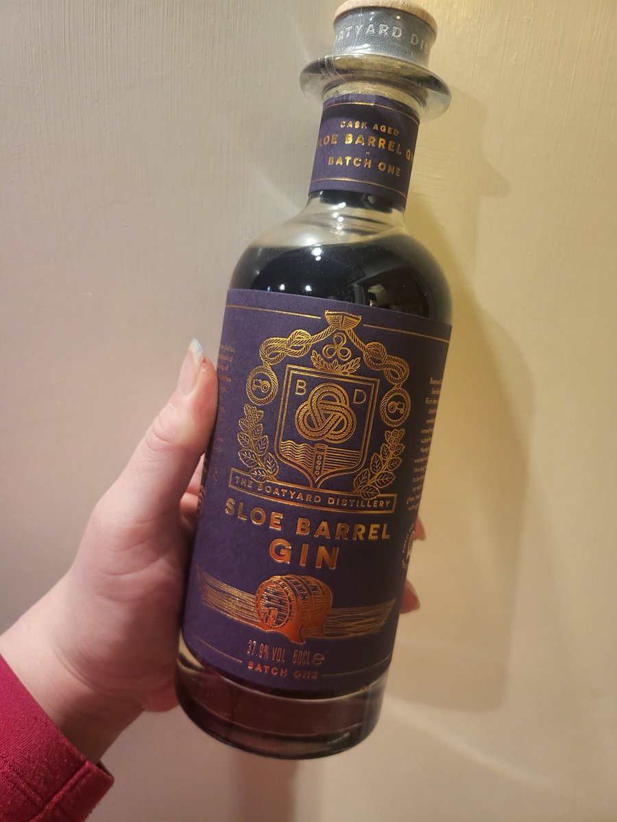 Laura - StorryTellingGinAndTonic tweet media