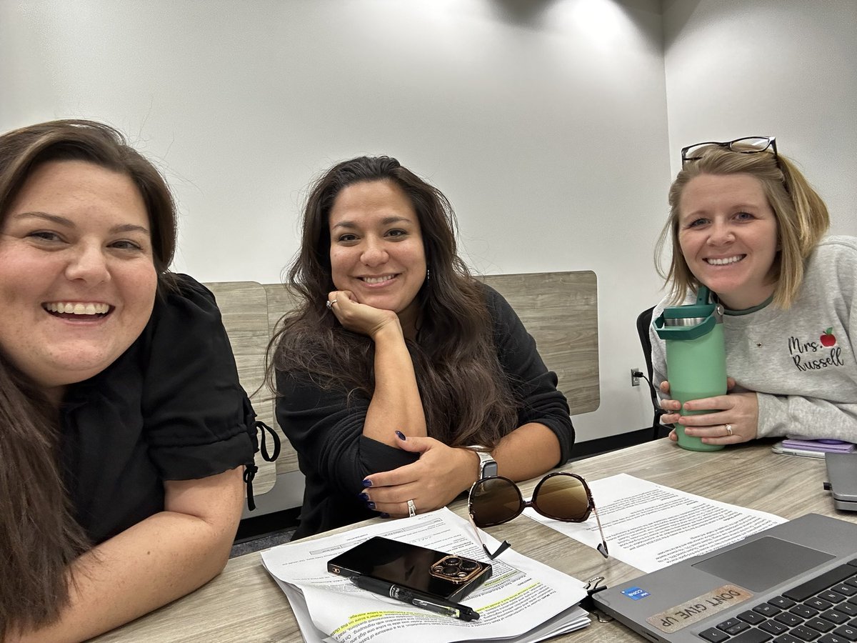 Black out Altruismo day (kind of) even when we can’t be at school! #bengalpride