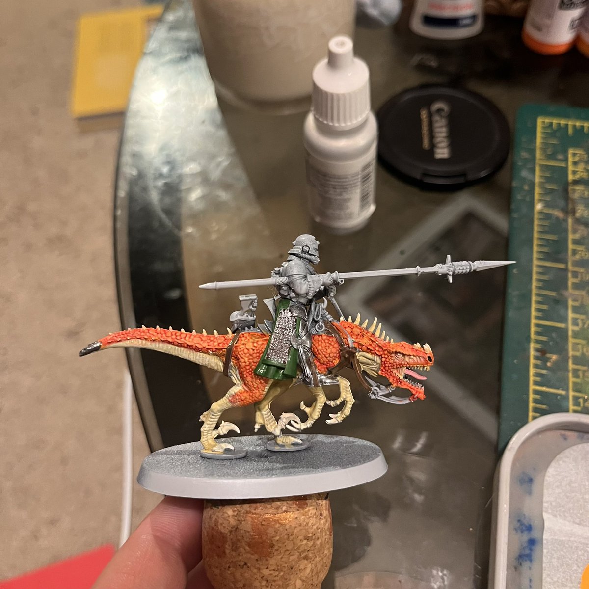 Painting a test model for my Saurus Rough Riders, pretty happy with how they’re turning out #warhammer #warhammercommunity