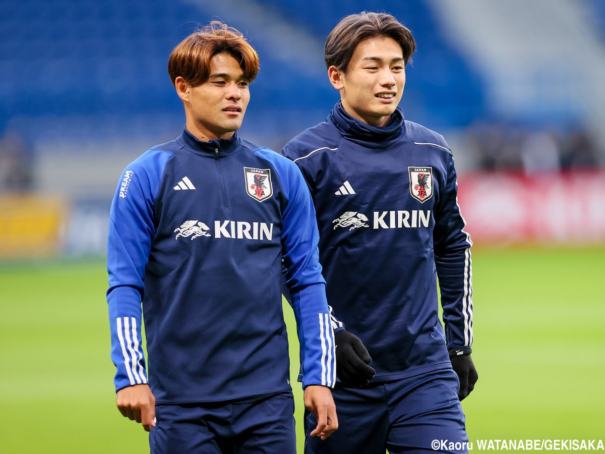 gekisaka's tweet photo. 【写真特集】森保Jがミャンマー戦前日練習…鹿島MF佐野海舟に声をかける“先輩”FW上田綺世(5枚)
https://t.co/iEsSHEkx99
#ゲキサカ
#daihyo
#日本代表
#サッカー日本代表
#佐野海舟
#上田綺世
#鹿島アントラーズ https://t.co/NlaeBEF6iV