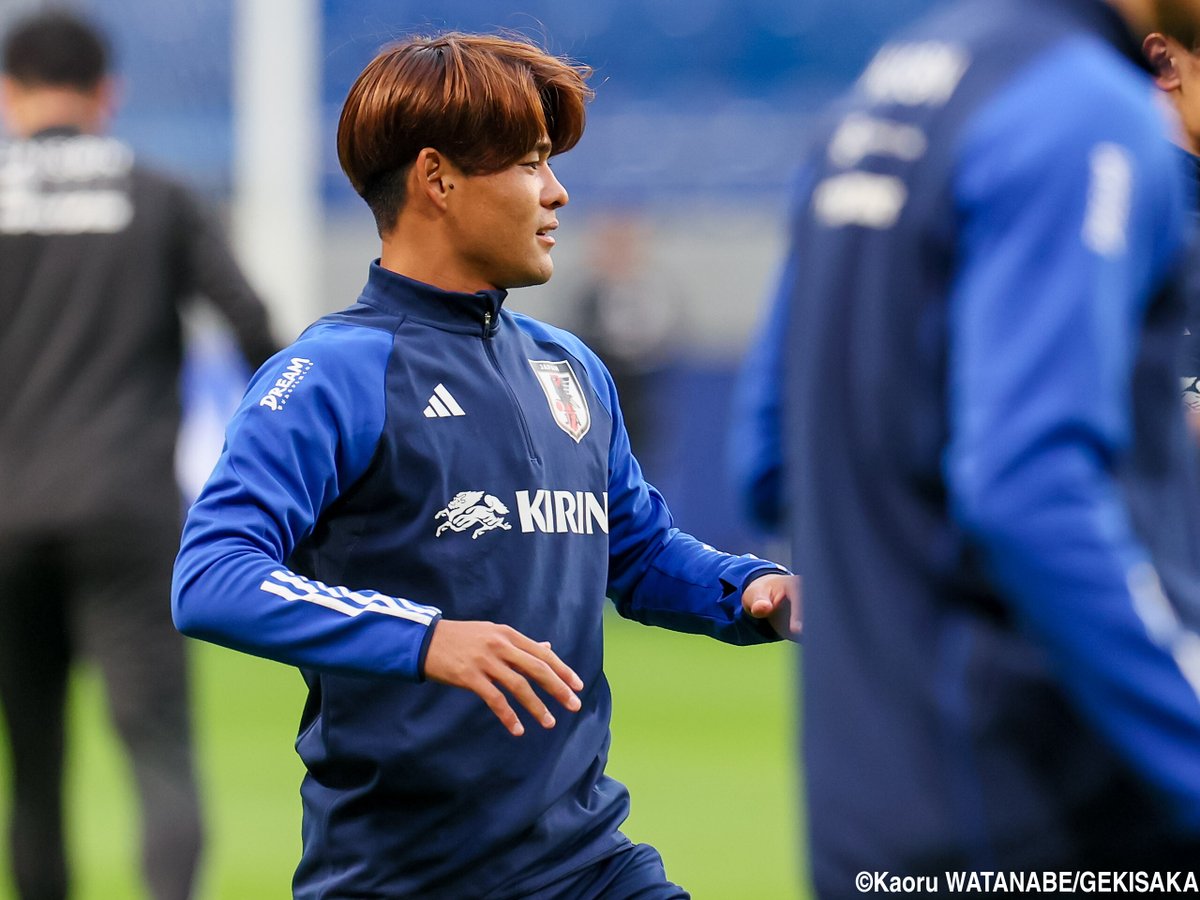 gekisaka's tweet photo. 【写真特集】森保Jがミャンマー戦前日練習…鹿島MF佐野海舟に声をかける“先輩”FW上田綺世(5枚)
https://t.co/iEsSHEkx99
#ゲキサカ
#daihyo
#日本代表
#サッカー日本代表
#佐野海舟
#上田綺世
#鹿島アントラーズ https://t.co/NlaeBEF6iV