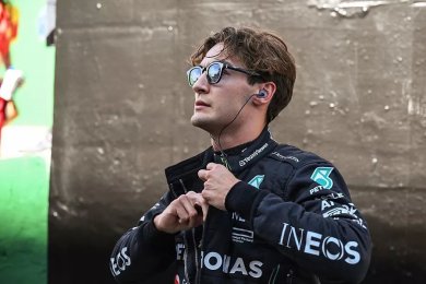 Russell: 'Hamilton'la sürüş tarzlarımız farklı, şikayet ettiğimiz sorunlar aynı' dlvr.it/SytRYt #F1 #Formula1