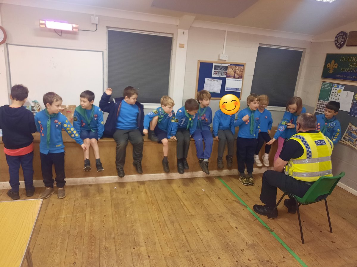 cheryll2439's tweet photo. @ForestPolice a huge thank you to PC Mark Evans for visiting 1st Sedbury and Tidenham Beaver Scouts tonight! They had an amazing time and our birthday beaver also had the best birthday thanks to the squad car candles! 

#roadsafety #CommunityImpact #Police #strangerdanger #lost https://t.co/m0KaqqzU9b